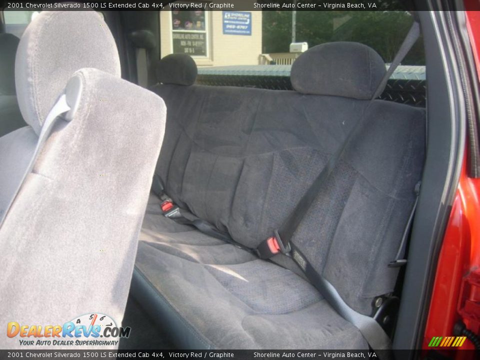 2001 Chevrolet Silverado 1500 LS Extended Cab 4x4 Victory Red / Graphite Photo #11