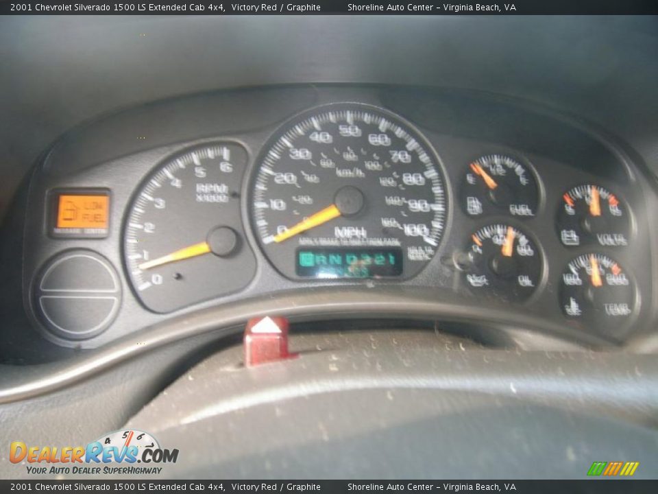 2001 Chevrolet Silverado 1500 LS Extended Cab 4x4 Victory Red / Graphite Photo #18