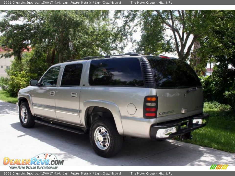 2001 Chevrolet Suburban 1500 LT 4x4 Light Pewter Metallic / Light Gray/Neutral Photo #6