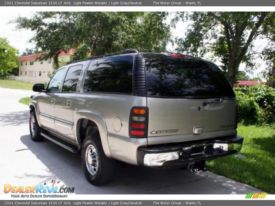 2001 Chevrolet Suburban 1500 LT 4x4 Light Pewter Metallic / Light Gray/Neutral Photo #7