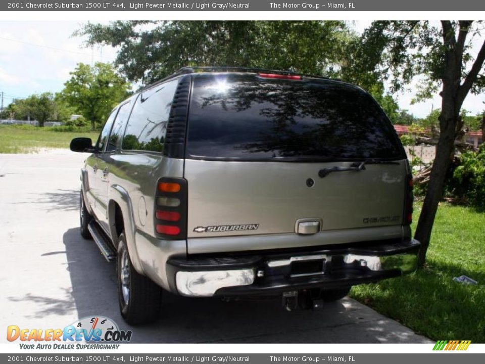 2001 Chevrolet Suburban 1500 LT 4x4 Light Pewter Metallic / Light Gray/Neutral Photo #8