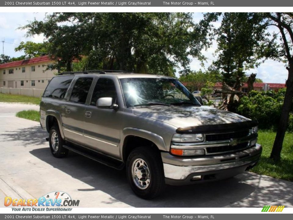 2001 Chevrolet Suburban 1500 LT 4x4 Light Pewter Metallic / Light Gray/Neutral Photo #16
