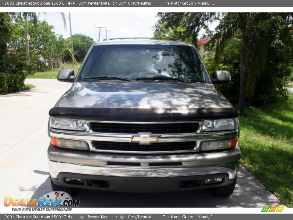 2001 Chevrolet Suburban 1500 LT 4x4 Light Pewter Metallic / Light Gray/Neutral Photo #18