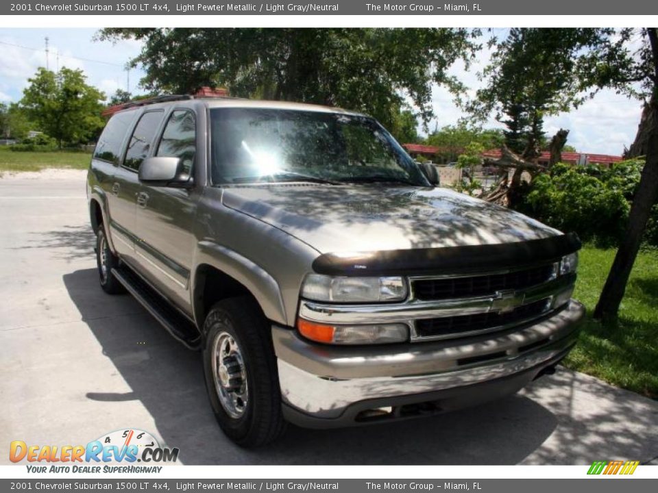 2001 Chevrolet Suburban 1500 LT 4x4 Light Pewter Metallic / Light Gray/Neutral Photo #19