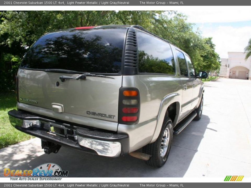 2001 Chevrolet Suburban 1500 LT 4x4 Light Pewter Metallic / Light Gray/Neutral Photo #22