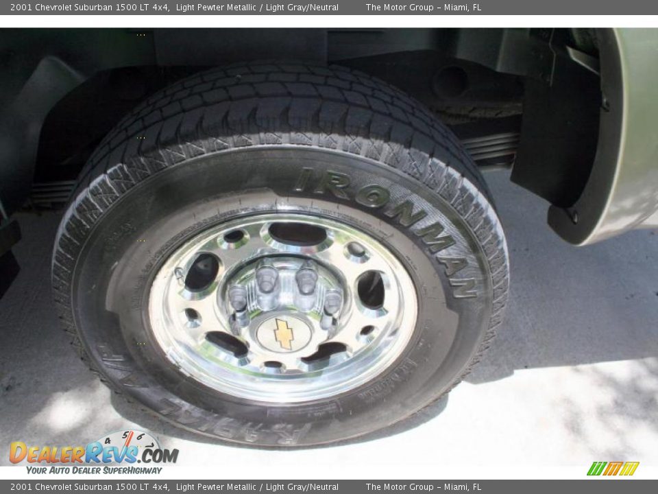 2001 Chevrolet Suburban 1500 LT 4x4 Light Pewter Metallic / Light Gray/Neutral Photo #28