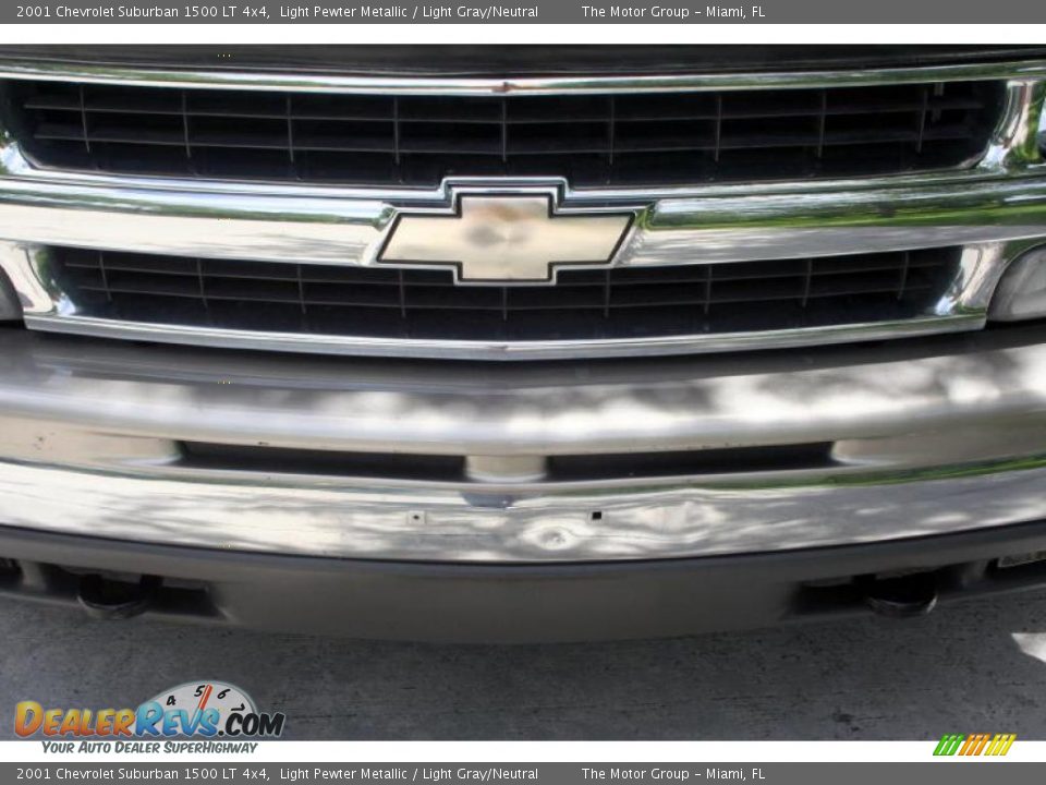2001 Chevrolet Suburban 1500 LT 4x4 Light Pewter Metallic / Light Gray/Neutral Photo #30