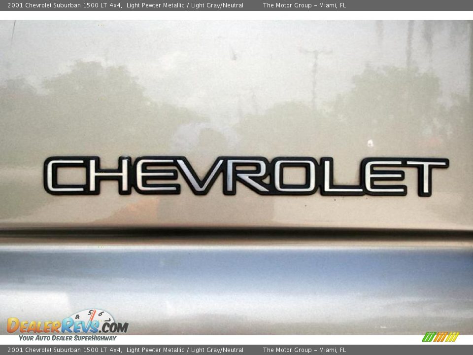 2001 Chevrolet Suburban 1500 LT 4x4 Light Pewter Metallic / Light Gray/Neutral Photo #35