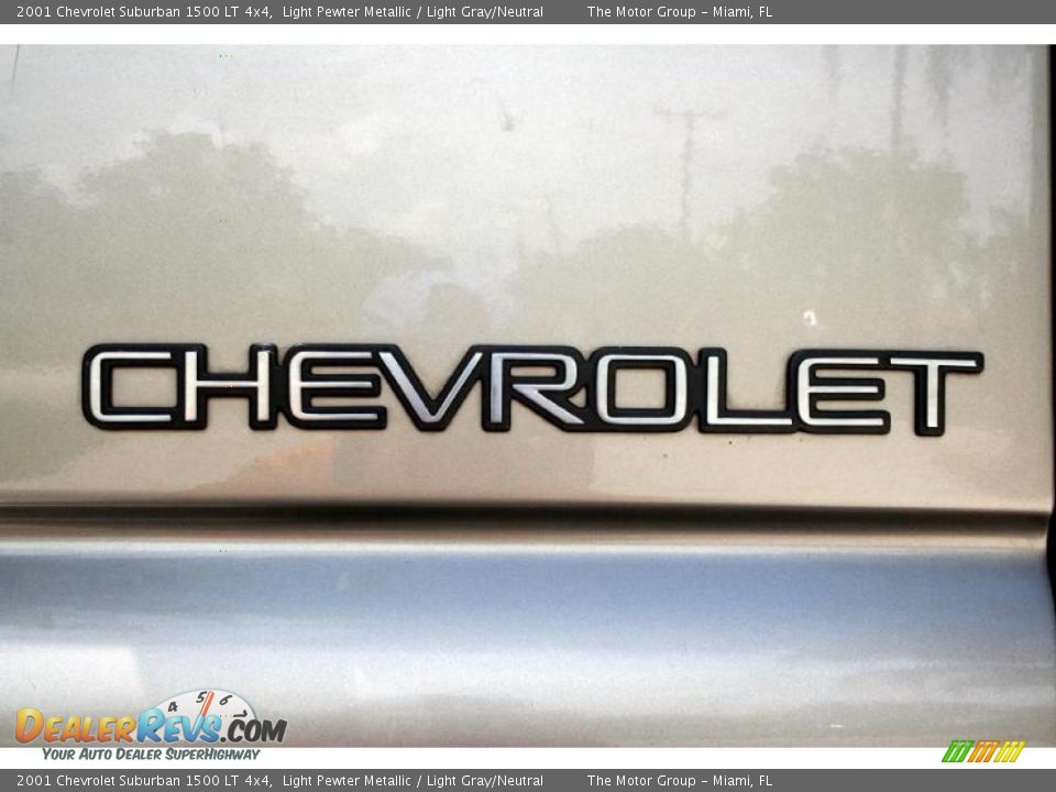 2001 Chevrolet Suburban 1500 LT 4x4 Light Pewter Metallic / Light Gray/Neutral Photo #36