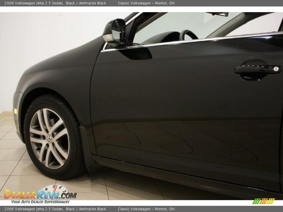 2006 Volkswagen Jetta 2.5 Sedan Black / Anthracite Black Photo #23