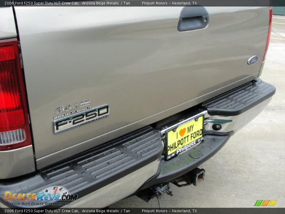 2006 Ford F250 Super Duty XLT Crew Cab Arizona Beige Metallic / Tan Photo #22