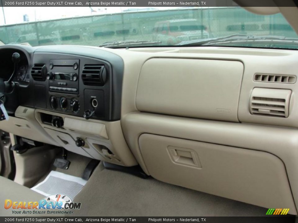 2006 Ford F250 Super Duty XLT Crew Cab Arizona Beige Metallic / Tan Photo #27