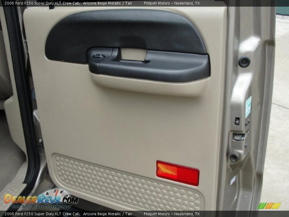 2006 Ford F250 Super Duty XLT Crew Cab Arizona Beige Metallic / Tan Photo #29