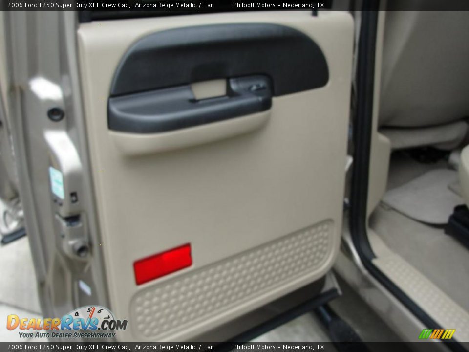 2006 Ford F250 Super Duty XLT Crew Cab Arizona Beige Metallic / Tan Photo #31