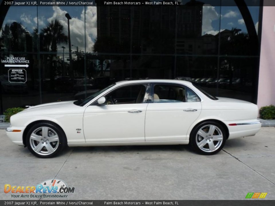 2007 Jaguar XJ XJR Porcelain White / Ivory/Charcoal Photo #3