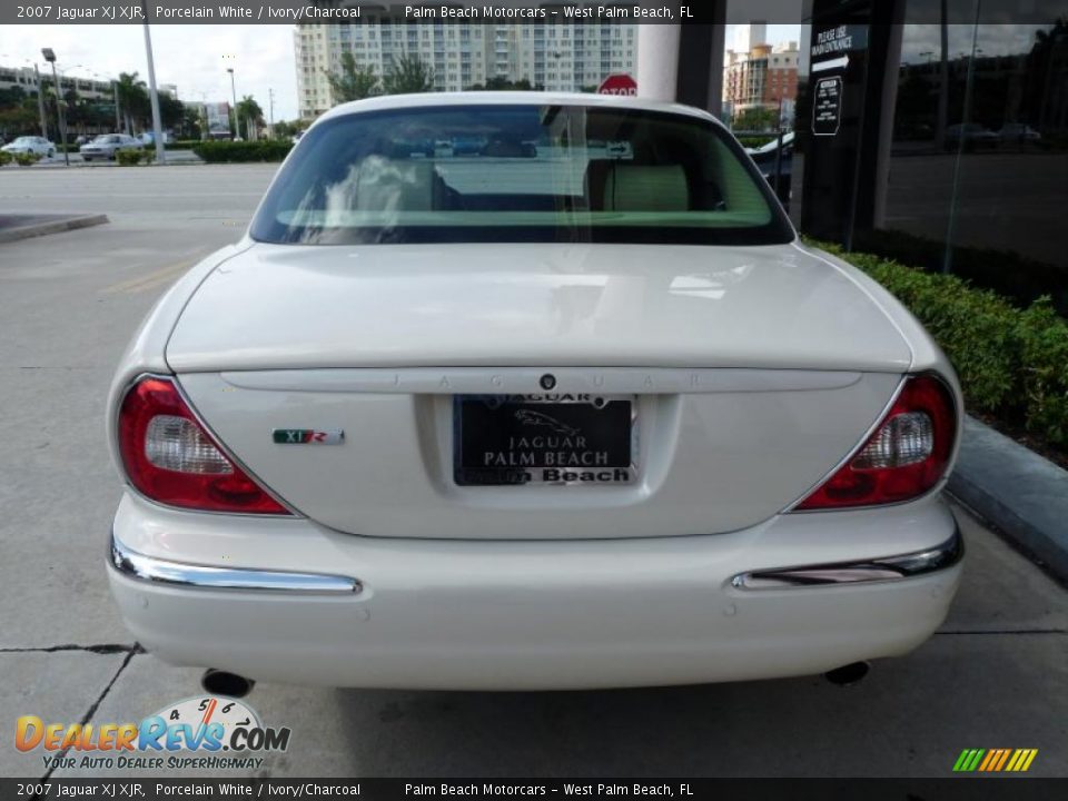 2007 Jaguar XJ XJR Porcelain White / Ivory/Charcoal Photo #5
