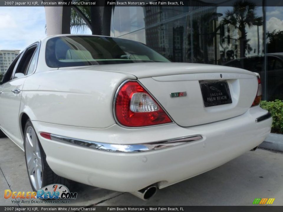 2007 Jaguar XJ XJR Porcelain White / Ivory/Charcoal Photo #6