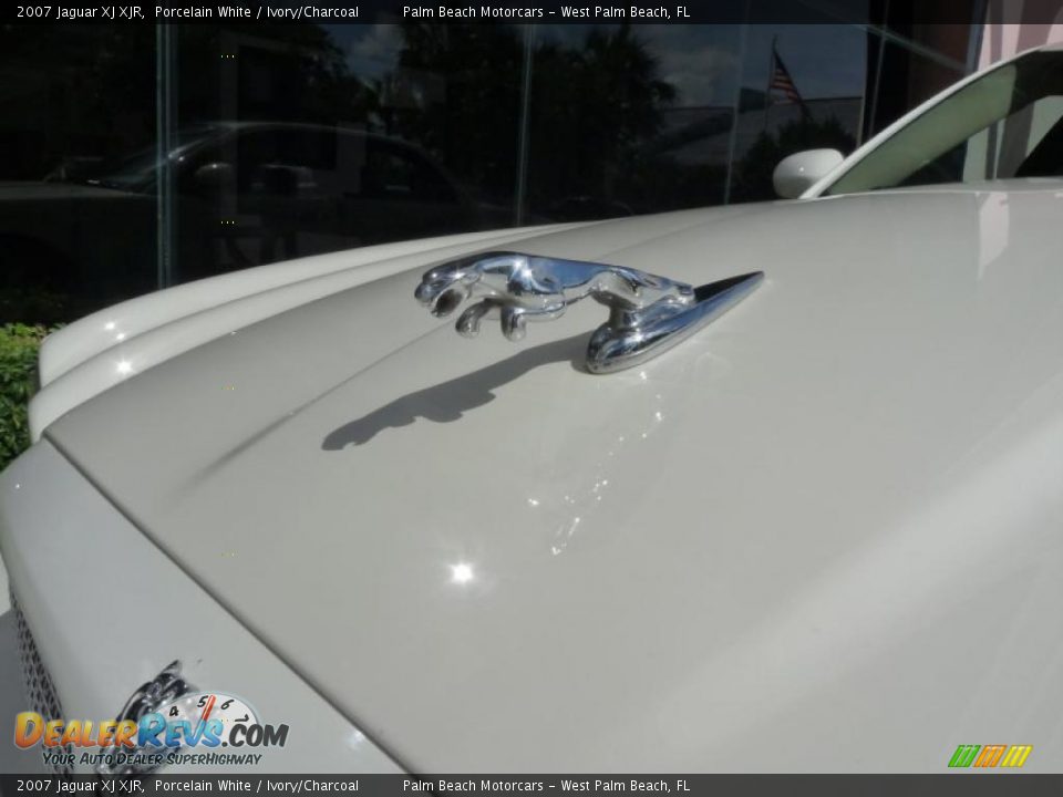 2007 Jaguar XJ XJR Porcelain White / Ivory/Charcoal Photo #14