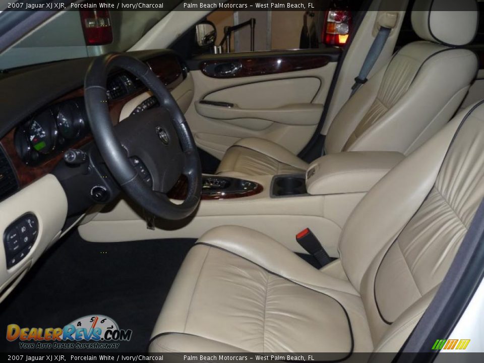 2007 Jaguar XJ XJR Porcelain White / Ivory/Charcoal Photo #21