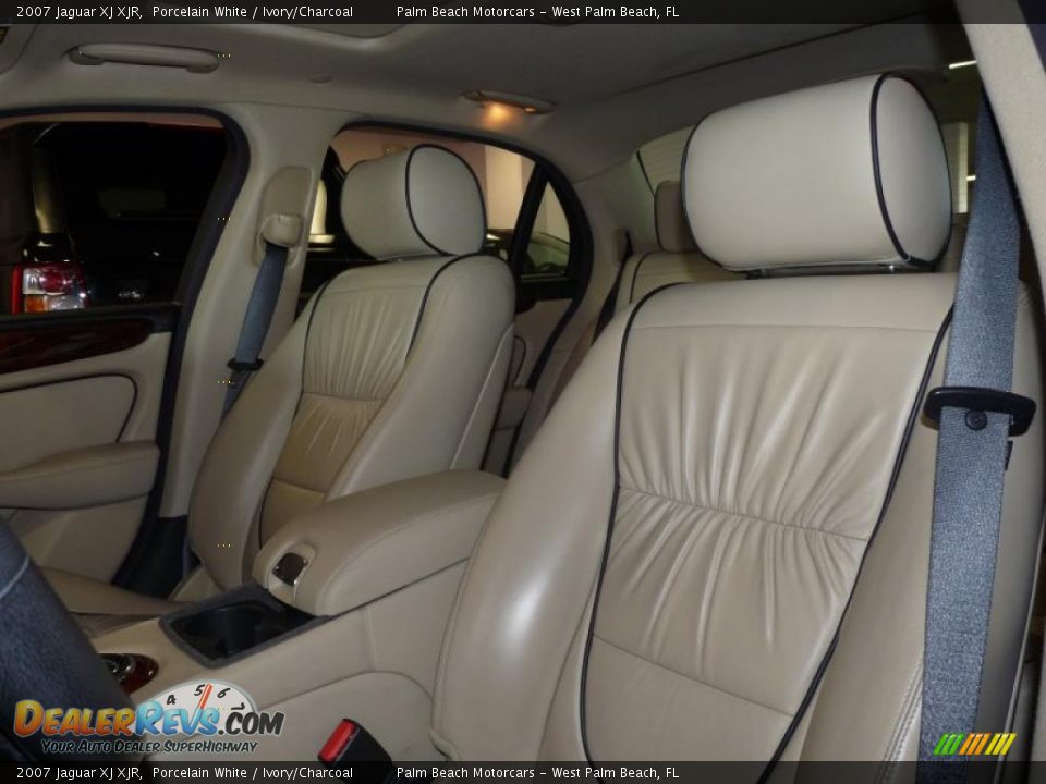 2007 Jaguar XJ XJR Porcelain White / Ivory/Charcoal Photo #22