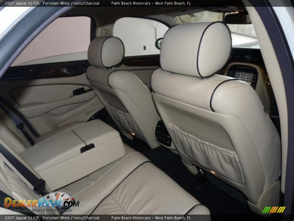 2007 Jaguar XJ XJR Porcelain White / Ivory/Charcoal Photo #28