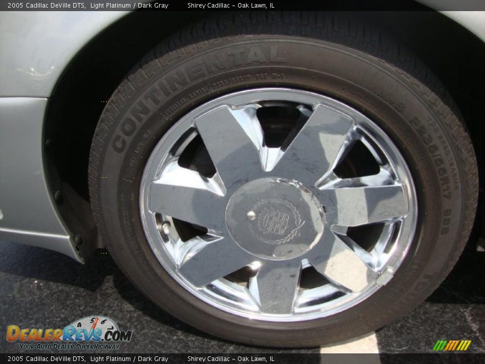 2005 Cadillac DeVille DTS Light Platinum / Dark Gray Photo #8