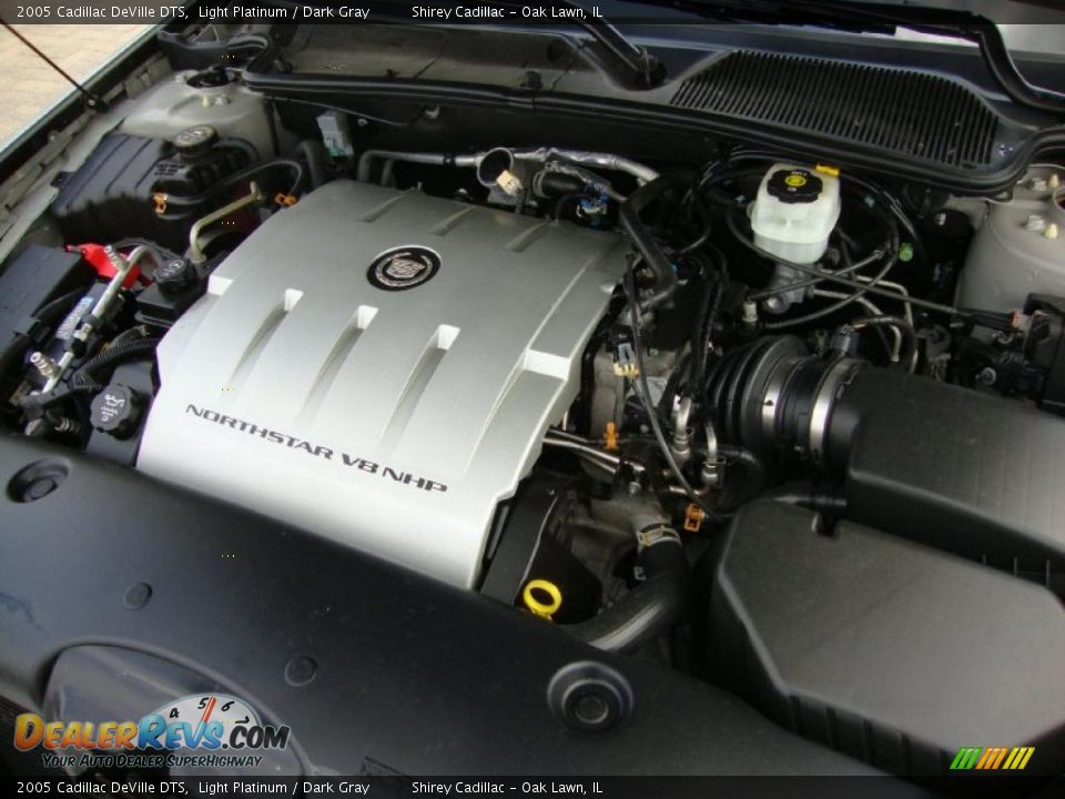 2005 Cadillac DeVille DTS Light Platinum / Dark Gray Photo #14