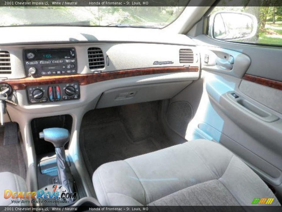 2001 Chevrolet Impala LS White / Neutral Photo #12