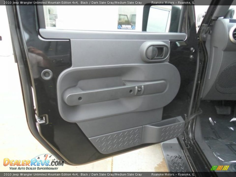 2010 Jeep Wrangler Unlimited Mountain Edition 4x4 Black / Dark Slate Gray/Medium Slate Gray Photo #17