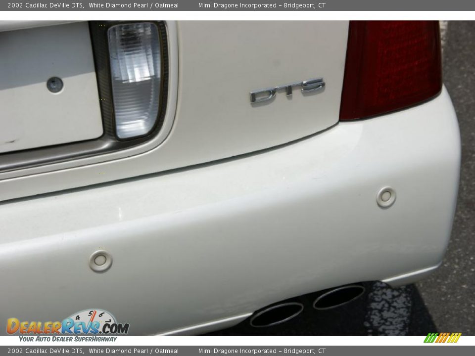 2002 Cadillac DeVille DTS White Diamond Pearl / Oatmeal Photo #6