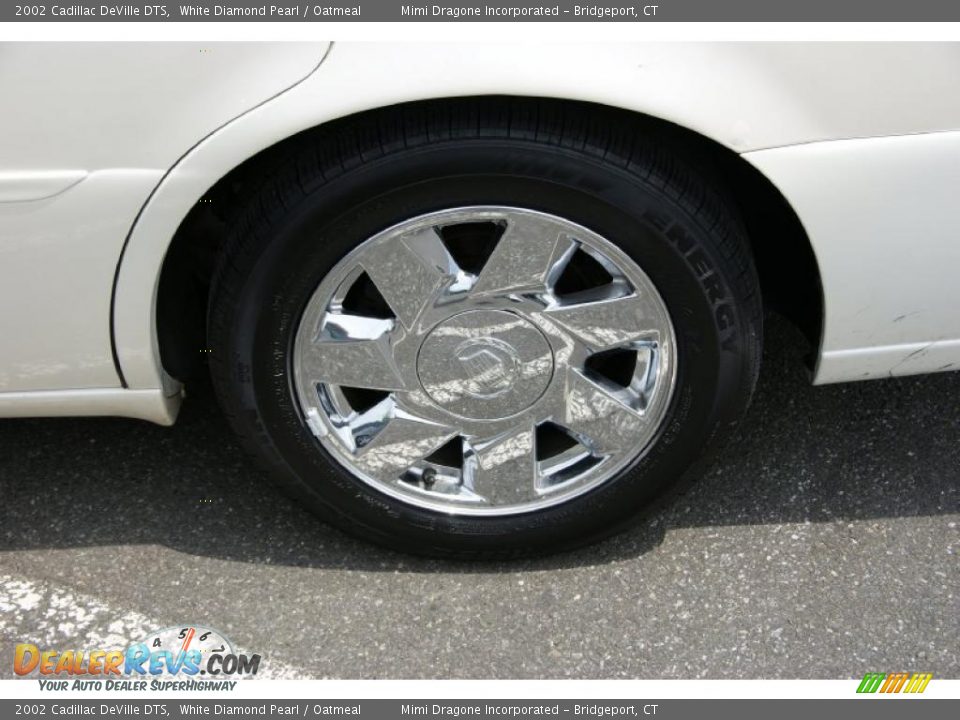 2002 Cadillac DeVille DTS White Diamond Pearl / Oatmeal Photo #8
