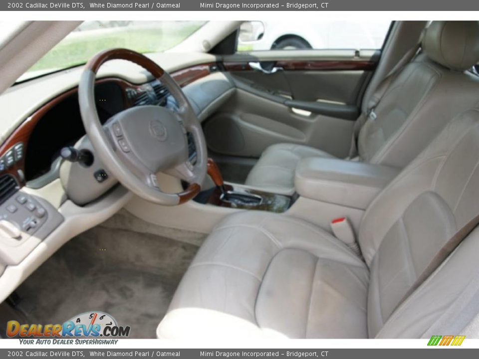 2002 Cadillac DeVille DTS White Diamond Pearl / Oatmeal Photo #10
