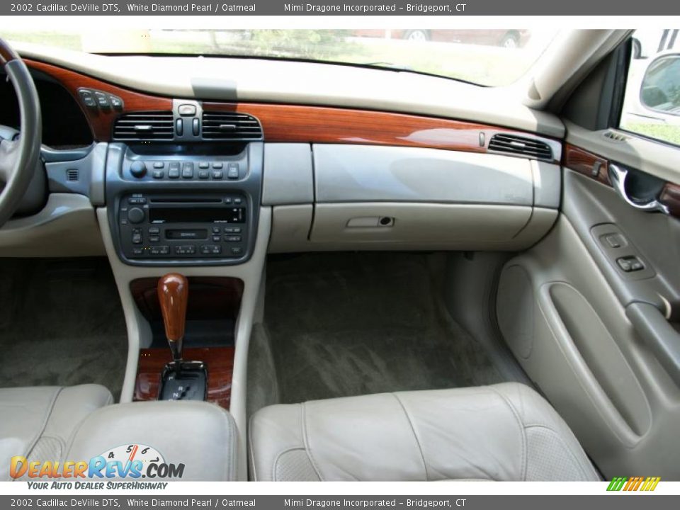 2002 Cadillac DeVille DTS White Diamond Pearl / Oatmeal Photo #17
