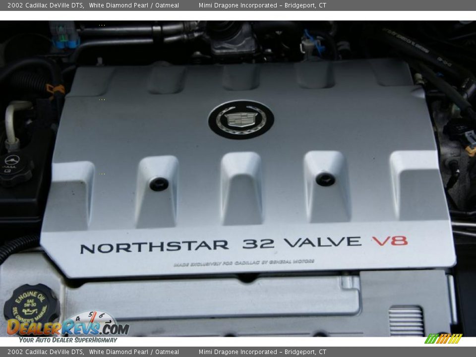 2002 Cadillac DeVille DTS White Diamond Pearl / Oatmeal Photo #24