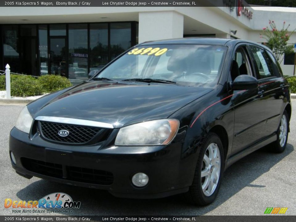 2005 Kia Spectra 5 Wagon Ebony Black / Gray Photo #1