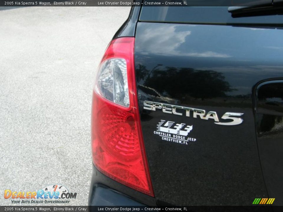 2005 Kia Spectra 5 Wagon Ebony Black / Gray Photo #10