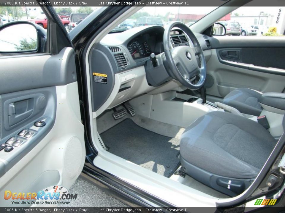 2005 Kia Spectra 5 Wagon Ebony Black / Gray Photo #13