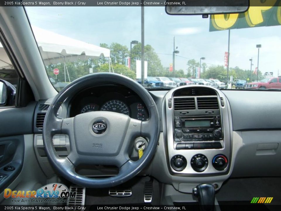 2005 Kia Spectra 5 Wagon Ebony Black / Gray Photo #18