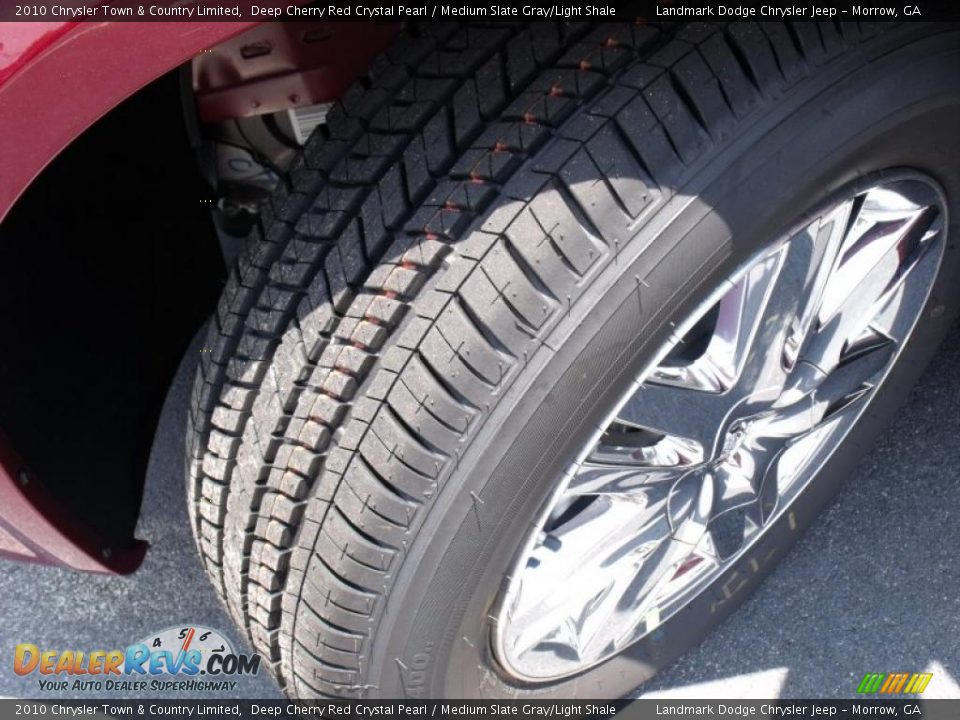 2010 Chrysler Town & Country Limited Deep Cherry Red Crystal Pearl / Medium Slate Gray/Light Shale Photo #15