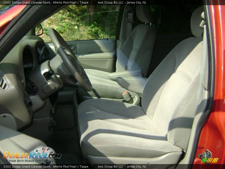2002 Dodge Grand Caravan Sport Inferno Red Pearl / Taupe Photo #10