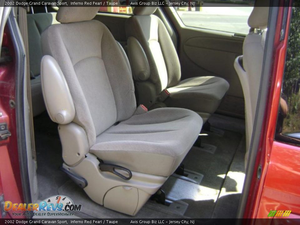 2002 Dodge Grand Caravan Sport Inferno Red Pearl / Taupe Photo #14