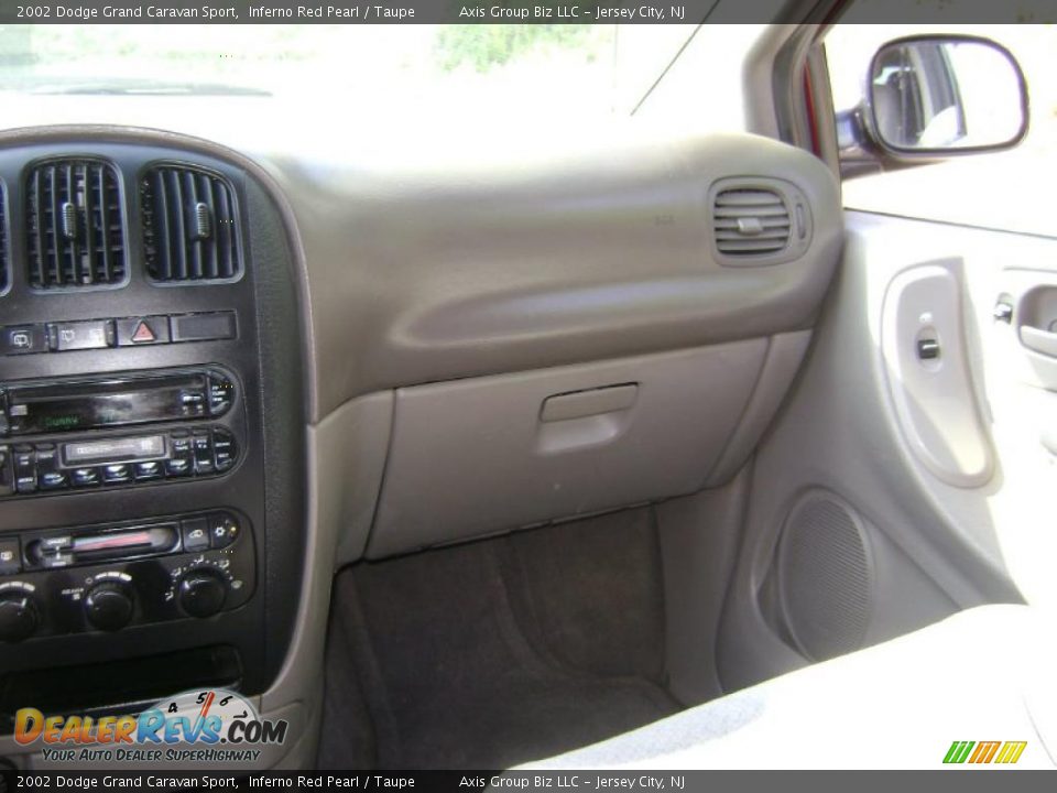 2002 Dodge Grand Caravan Sport Inferno Red Pearl / Taupe Photo #23