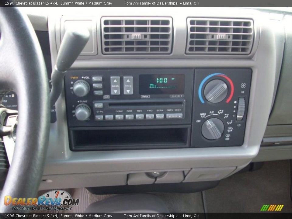 1996 Chevrolet Blazer LS 4x4 Summit White / Medium Gray Photo #3