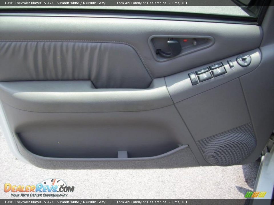 1996 Chevrolet Blazer LS 4x4 Summit White / Medium Gray Photo #9