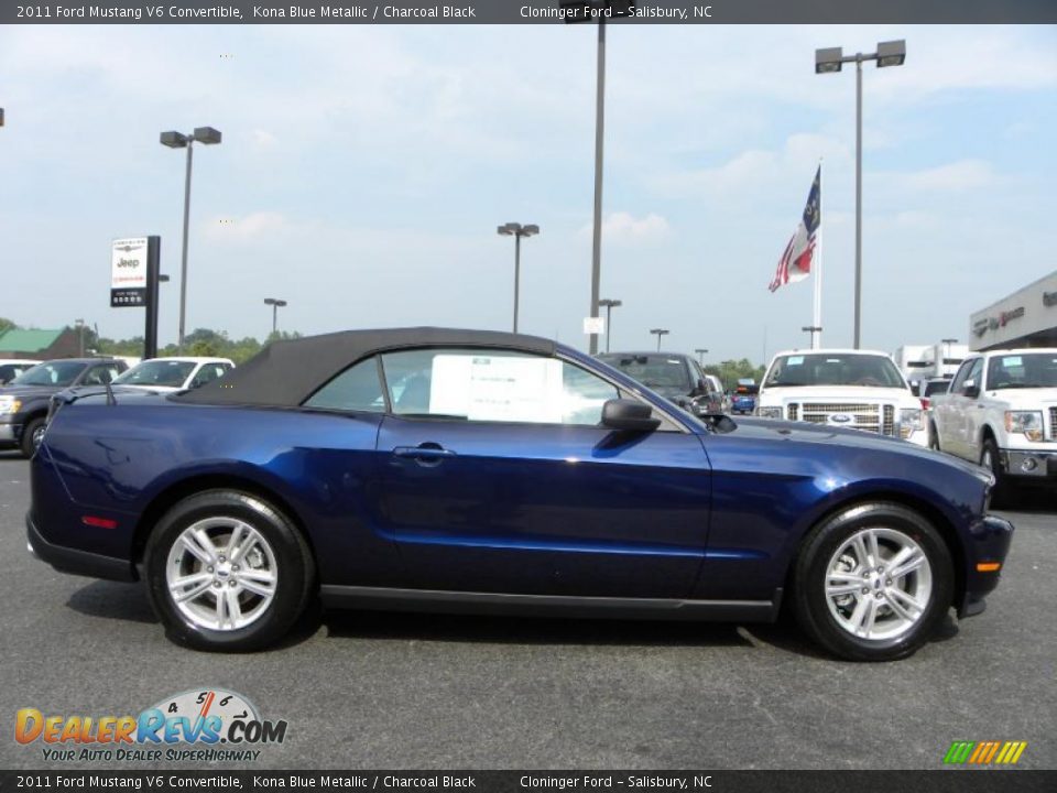 2011 Ford Mustang V6 Convertible Kona Blue Metallic / Charcoal Black Photo #2