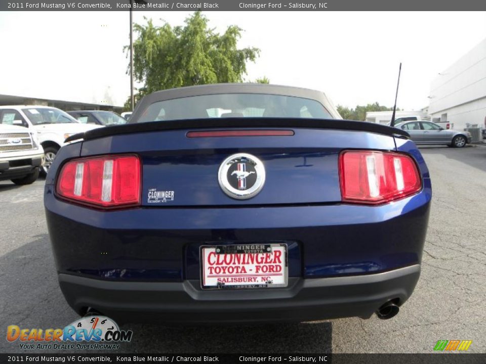 2011 Ford Mustang V6 Convertible Kona Blue Metallic / Charcoal Black Photo #4