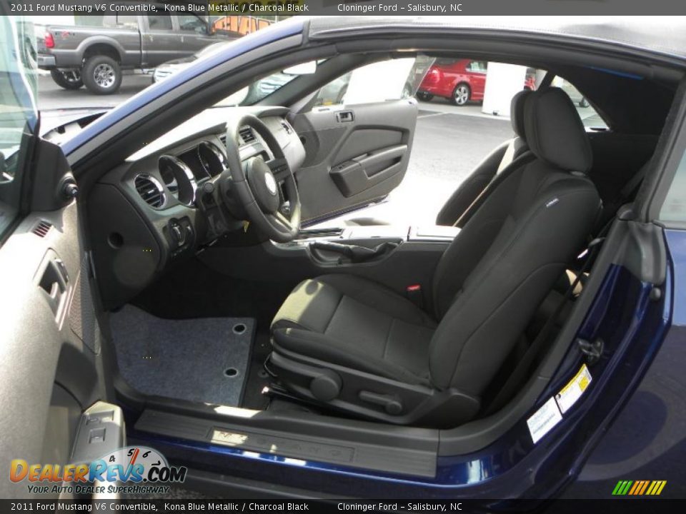 2011 Ford Mustang V6 Convertible Kona Blue Metallic / Charcoal Black Photo #9