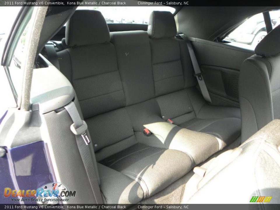 2011 Ford Mustang V6 Convertible Kona Blue Metallic / Charcoal Black Photo #11