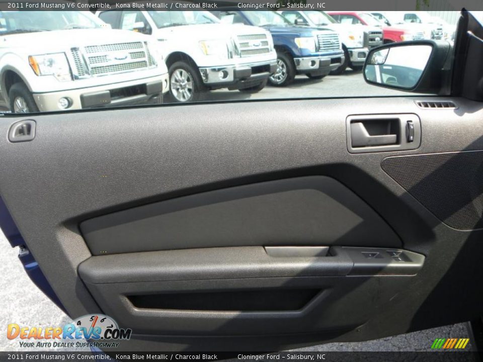 2011 Ford Mustang V6 Convertible Kona Blue Metallic / Charcoal Black Photo #14
