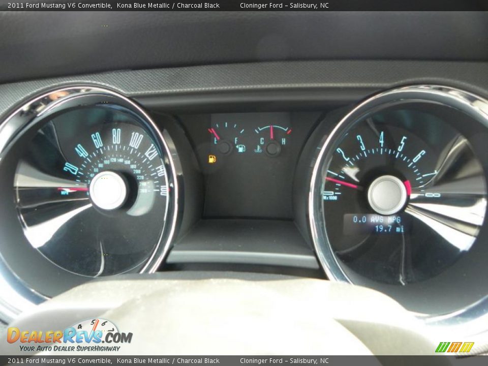 2011 Ford Mustang V6 Convertible Kona Blue Metallic / Charcoal Black Photo #17